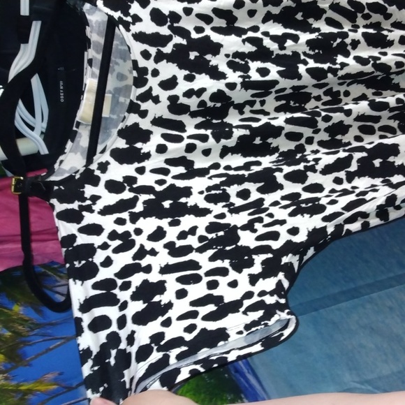 Michael Kors women's black and white cold shoulder short sleeves top Sz small - Picture 3 of 17